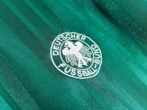 Camiseta retro de visitante de Alemania 1992 - Image 4