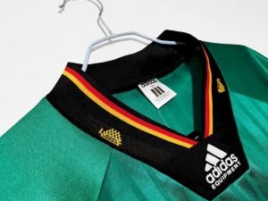 Camiseta retro de visitante de Alemania 1992 - Image 3