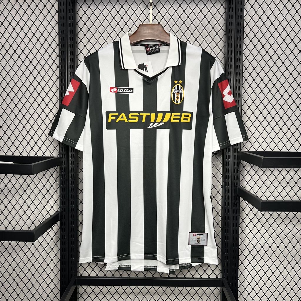 Camiseta retro de la Juventus 2001/02 local - Image 2