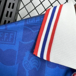 Camiseta retro local de Francia 1996 - Image 6