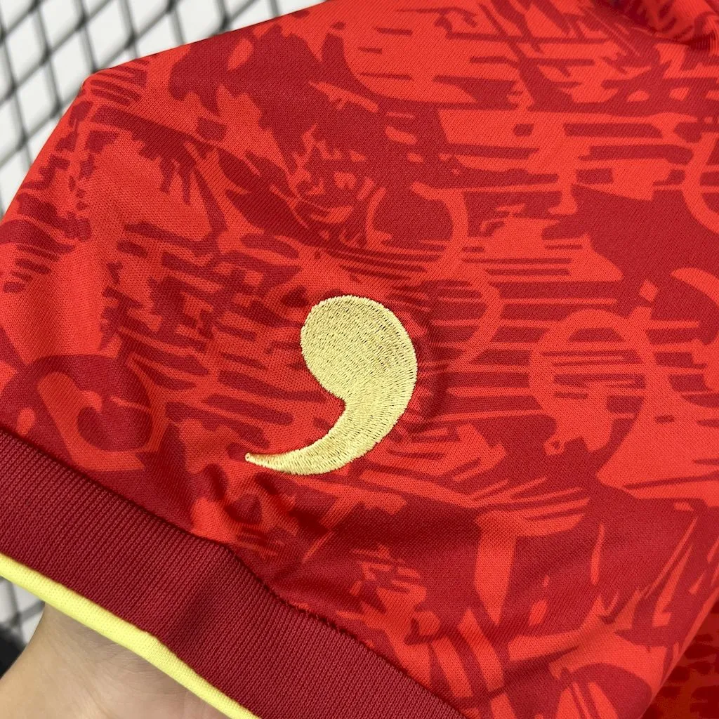 Camiseta roja edicion especial de España 2024/25 - Image 7