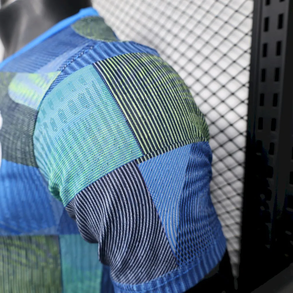 Conjunto de entrenamiento prepartido del Real Madrid 2025/26 Camiseta Version Jugador - Image 5