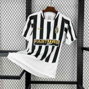 Camiseta retro local de la Juventus 2002/03
