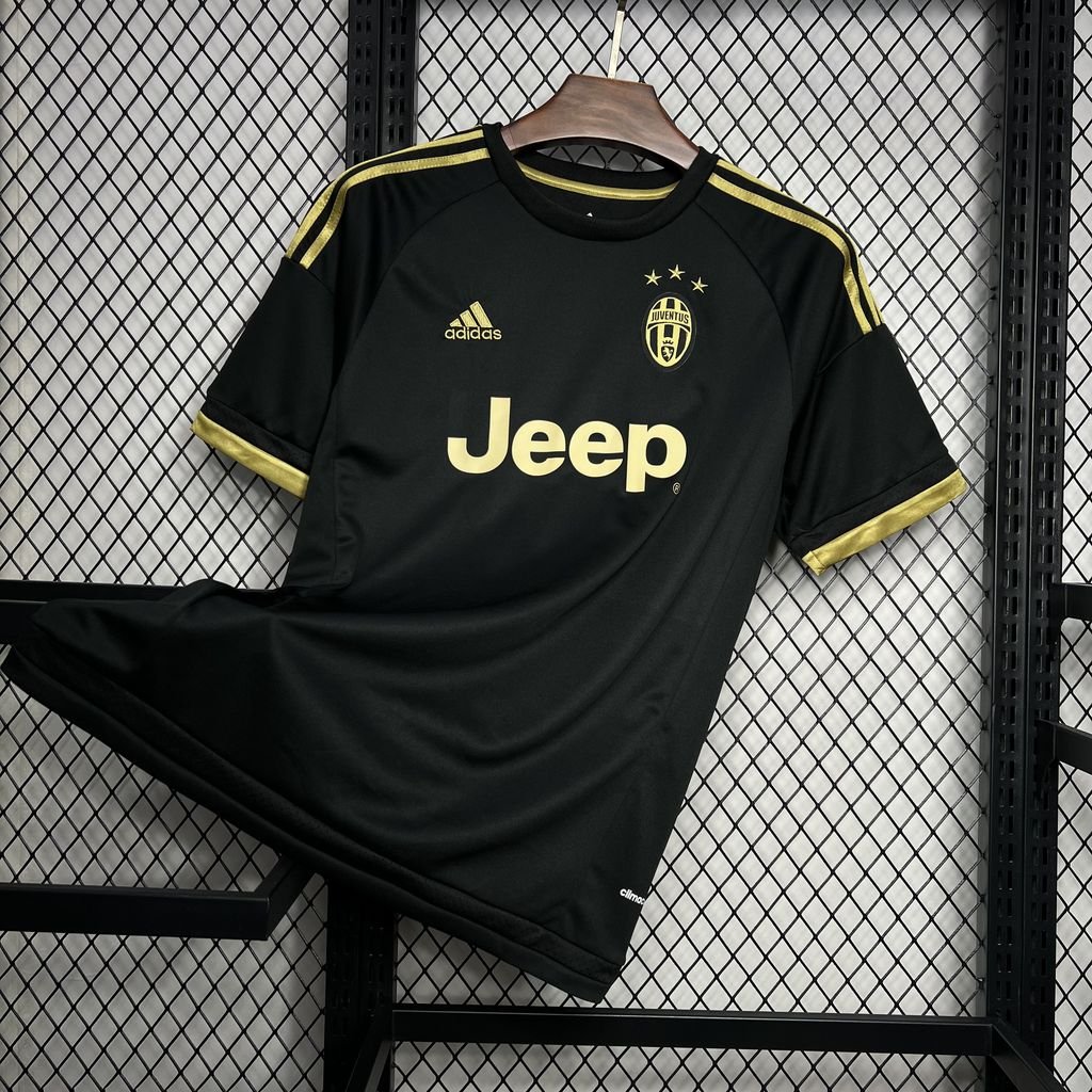 Camiseta retro de la Juventus 2015/16