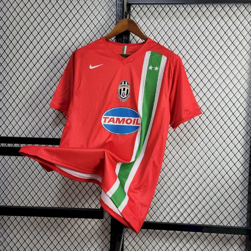 Camiseta retro visitante de la Juventus 2005/06