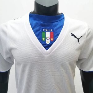 Camiseta retro de visitante de Italia 2006 - Image 3