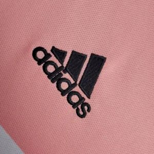 Camiseta retro visitante de la Juventus 2015/16 - Image 5